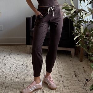 Vuori Dark Brown Track Pants size Small